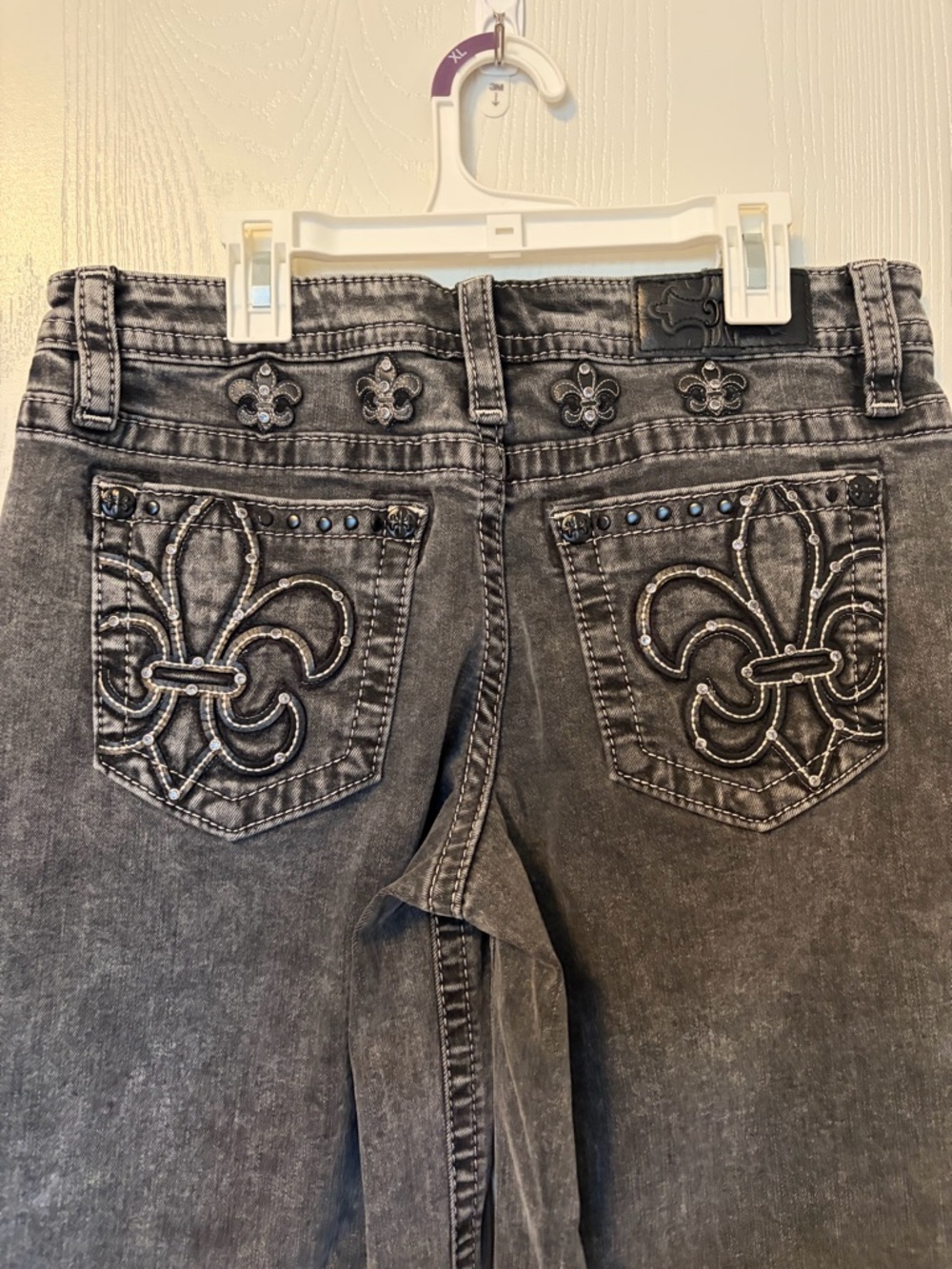 Miss Me Mid-rise Wide Leg Washed Black Embellished Jeans Size 29 - Picture 8 of 16